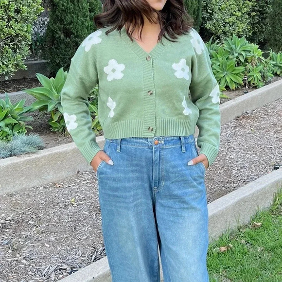 Cardigan Sweater Oversized Boxy Floral Waist Length Green Leaf Knitted Soft - Picture 1 of 7